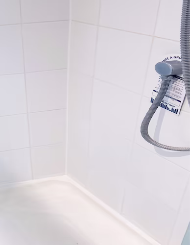 Shower corner after regrouting
